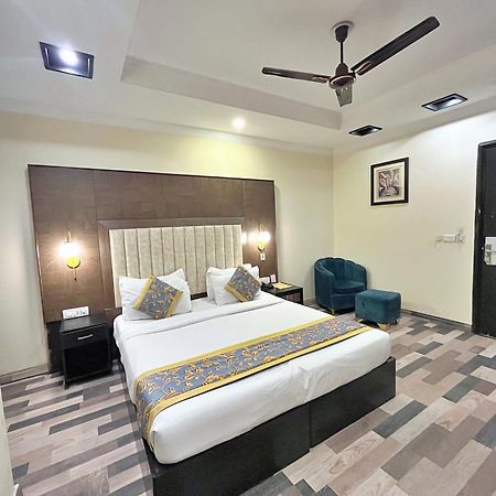 The Oakland Plaza By Orion Hotels New Delhi Exterior foto