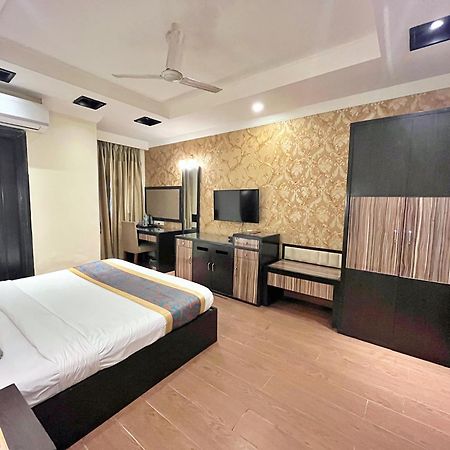The Oakland Plaza By Orion Hotels New Delhi Exterior foto