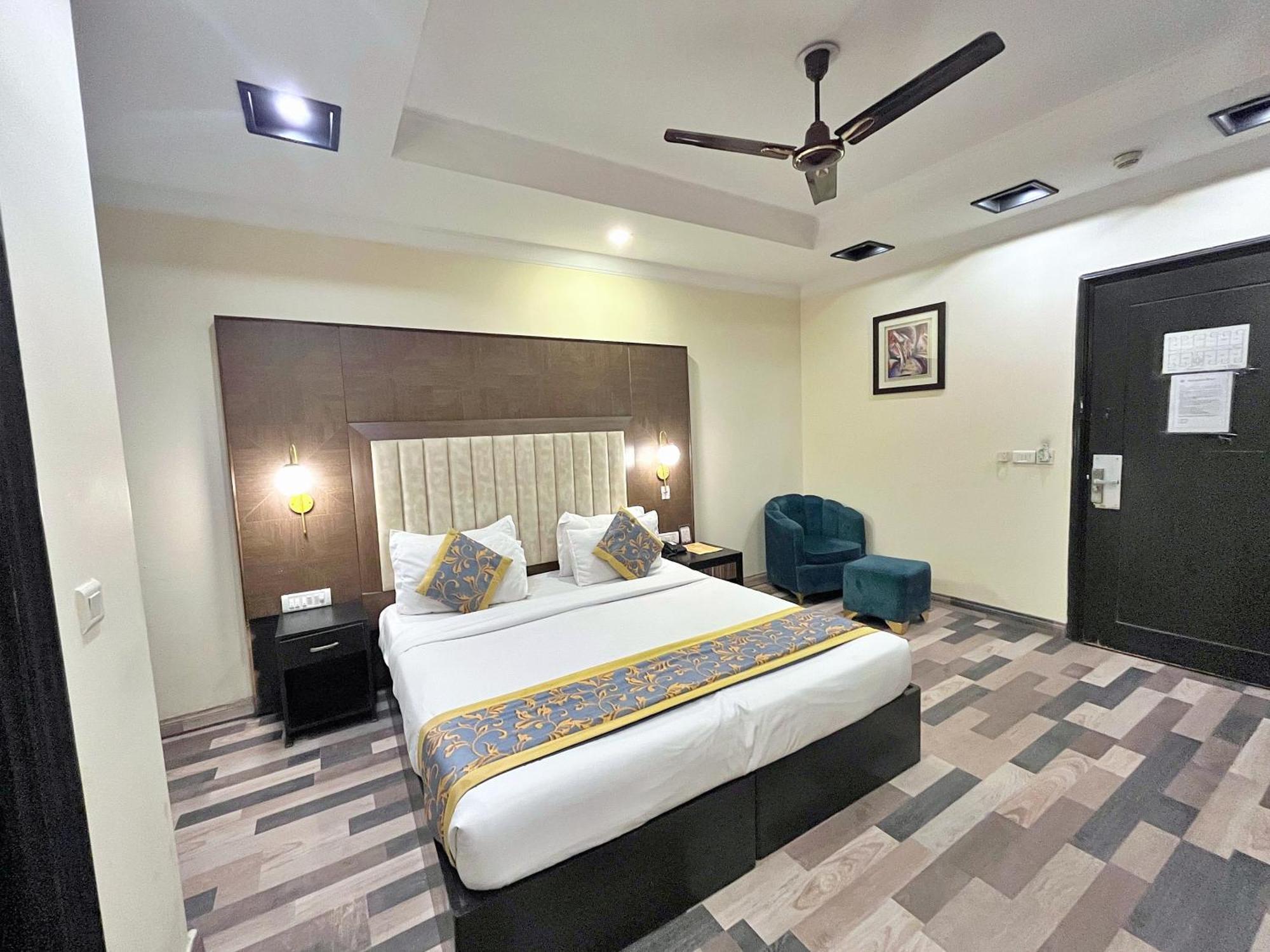The Oakland Plaza By Orion Hotels New Delhi Exterior foto